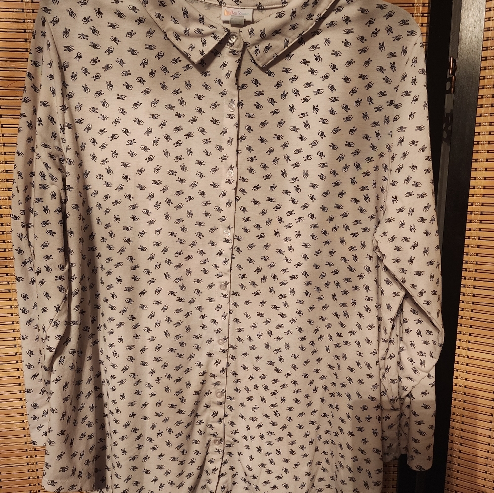 Lularoe womans size 2xl white with black peace sign button down tunic style blou